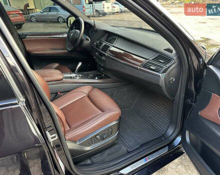 БМВ Х5 2012 в Николаеве на Automoto.ua Черный БМВ Х5, объемом двигателя 3 л и пробегом 299 тыс. км за 19500 $, фото 29 на Automoto.ua