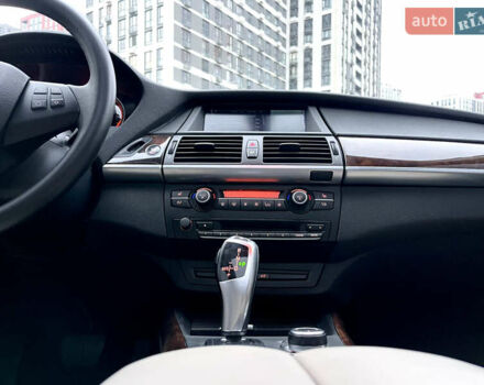 Чорний БМВ Х5, об'ємом двигуна 2.98 л та пробігом 165 тис. км за 13500 $, фото 44 на Automoto.ua