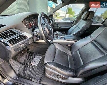 Чорний БМВ Х5, об'ємом двигуна 3 л та пробігом 218 тис. км за 17750 $, фото 69 на Automoto.ua