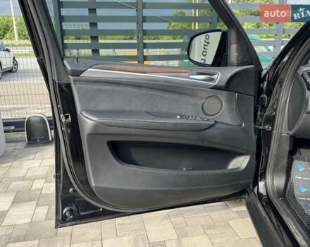 Черный БМВ Х5, объемом двигателя 4.4 л и пробегом 170 тыс. км за 17500 $, фото 13 на Automoto.ua