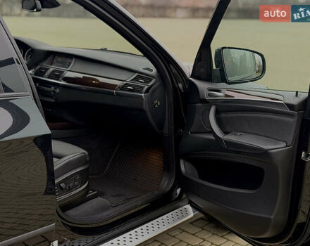 Чорний БМВ Х5, об'ємом двигуна 2.99 л та пробігом 300 тис. км за 15700 $, фото 14 на Automoto.ua