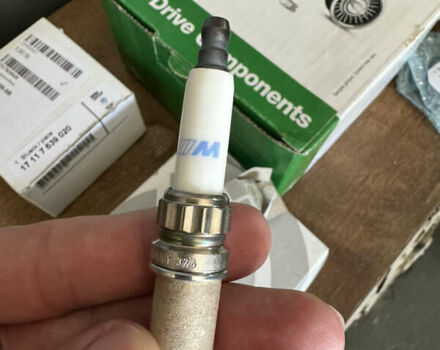 Чорний БМВ Х5, об'ємом двигуна 3 л та пробігом 164 тис. км за 21998 $, фото 44 на Automoto.ua