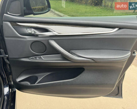 Чорний БМВ Х5, об'ємом двигуна 2.99 л та пробігом 159 тис. км за 33000 $, фото 16 на Automoto.ua