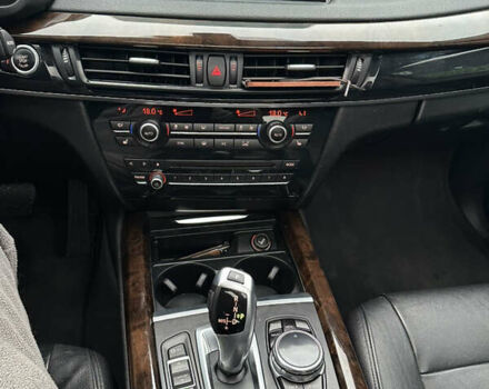 Чорний БМВ Х5, об'ємом двигуна 2.99 л та пробігом 242 тис. км за 23000 $, фото 13 на Automoto.ua