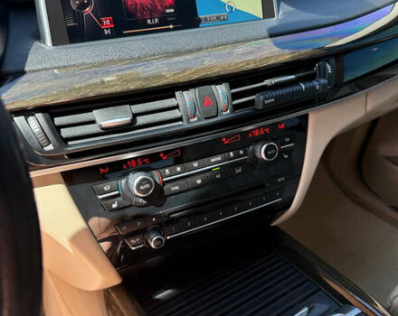 Чорний БМВ Х5, об'ємом двигуна 2.99 л та пробігом 193 тис. км за 31999 $, фото 18 на Automoto.ua