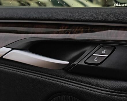 Чорний БМВ Х5, об'ємом двигуна 3 л та пробігом 298 тис. км за 19990 $, фото 23 на Automoto.ua