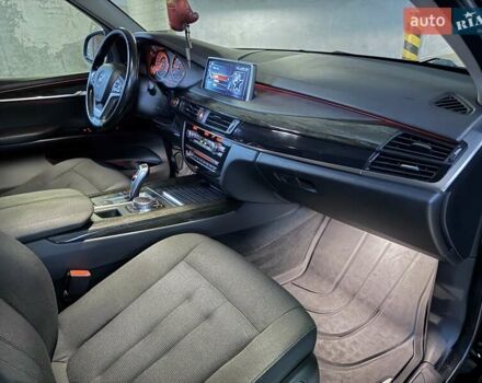 Чорний БМВ Х5, об'ємом двигуна 2 л та пробігом 160 тис. км за 24000 $, фото 28 на Automoto.ua