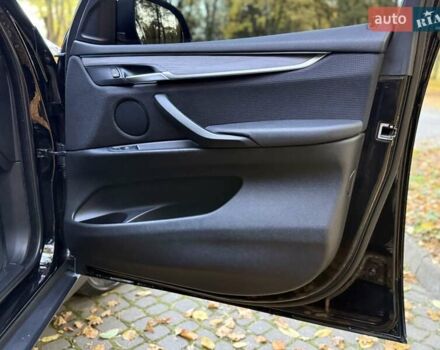 Чорний БМВ Х5, об'ємом двигуна 2 л та пробігом 130 тис. км за 28500 $, фото 58 на Automoto.ua
