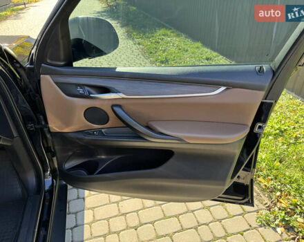 Черный БМВ Х5, объемом двигателя 2 л и пробегом 223 тыс. км за 26300 $, фото 12 на Automoto.ua