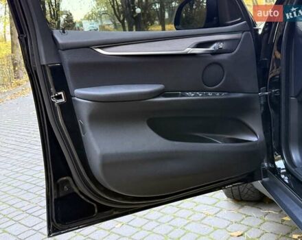 Чорний БМВ Х5, об'ємом двигуна 2 л та пробігом 130 тис. км за 28500 $, фото 45 на Automoto.ua
