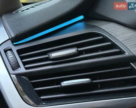 Чорний БМВ Х5, об'ємом двигуна 2 л та пробігом 130 тис. км за 28500 $, фото 123 на Automoto.ua