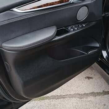 Чорний БМВ Х5, об'ємом двигуна 2 л та пробігом 200 тис. км за 26500 $, фото 22 на Automoto.ua