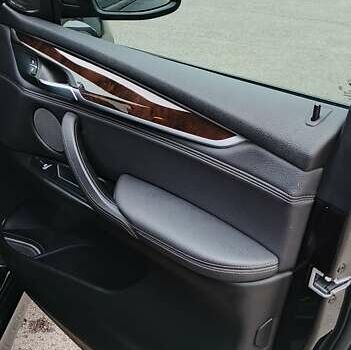 Чорний БМВ Х5, об'ємом двигуна 2 л та пробігом 200 тис. км за 26500 $, фото 17 на Automoto.ua