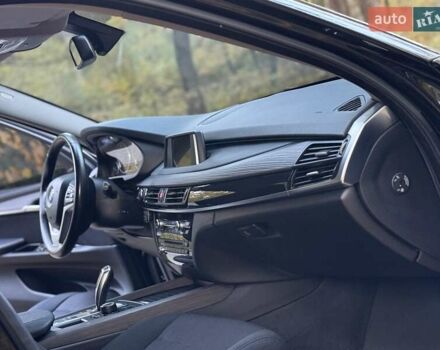 Чорний БМВ Х5, об'ємом двигуна 2 л та пробігом 130 тис. км за 28500 $, фото 62 на Automoto.ua