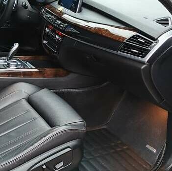 Чорний БМВ Х5, об'ємом двигуна 2 л та пробігом 200 тис. км за 26500 $, фото 18 на Automoto.ua