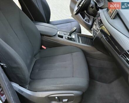 Чорний БМВ Х5, об'ємом двигуна 2 л та пробігом 130 тис. км за 28500 $, фото 75 на Automoto.ua