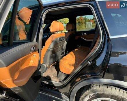 Чорний БМВ Х5, об'ємом двигуна 0 л та пробігом 160 тис. км за 50999 $, фото 13 на Automoto.ua