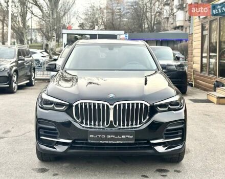 Черный БМВ Х5, объемом двигателя 2 л и пробегом 52 тыс. км за 58999 $, фото 1 на Automoto.ua