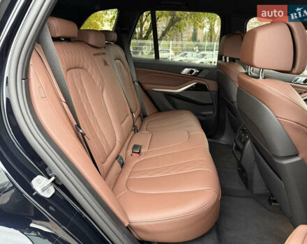 Чорний БМВ Х5, об'ємом двигуна 2.99 л та пробігом 5 тис. км за 123500 $, фото 32 на Automoto.ua