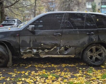 Черный БМВ Х5, объемом двигателя 3 л и пробегом 350 тыс. км за 3000 $, фото 1 на Automoto.ua