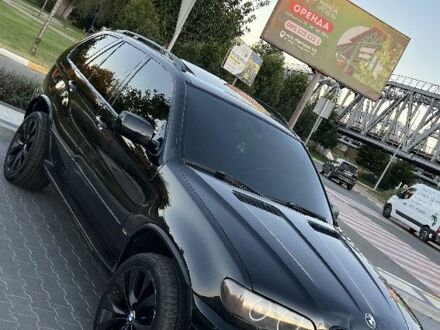 Черный БМВ Х5, объемом двигателя 4.4 л и пробегом 295 тыс. км за 7000 $, фото 1 на Automoto.ua