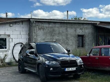 Черный БМВ Х5, объемом двигателя 4.8 л и пробегом 358 тыс. км за 10000 $, фото 1 на Automoto.ua