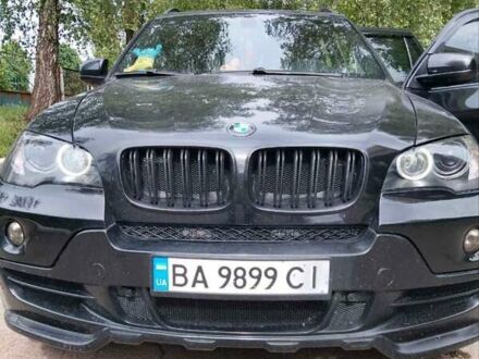 Черный БМВ Х5, объемом двигателя 4.8 л и пробегом 320 тыс. км за 15000 $, фото 1 на Automoto.ua