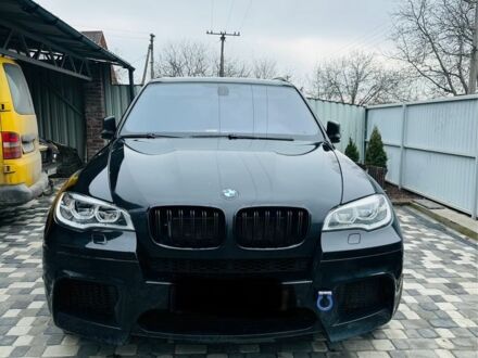 Черный БМВ Х5, объемом двигателя 4.4 л и пробегом 200 тыс. км за 17500 $, фото 1 на Automoto.ua