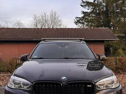 Черный БМВ Х5, объемом двигателя 2.98 л и пробегом 256 тыс. км за 25000 $, фото 1 на Automoto.ua