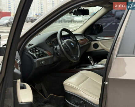 Коричневый БМВ Х5, объемом двигателя 2.98 л и пробегом 304 тыс. км за 10400 $, фото 10 на Automoto.ua
