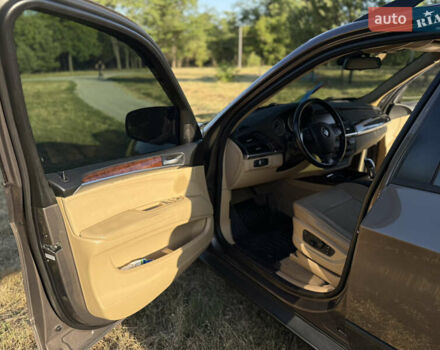 Коричневий БМВ Х5, об'ємом двигуна 2.98 л та пробігом 258 тис. км за 13700 $, фото 8 на Automoto.ua