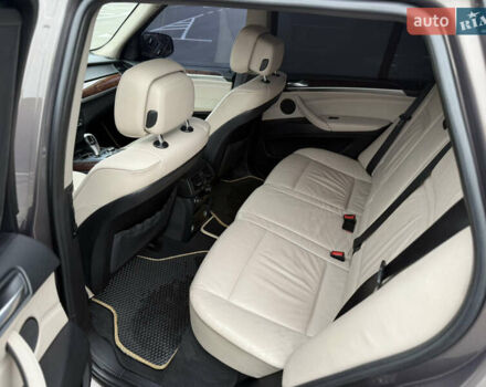 Коричневый БМВ Х5, объемом двигателя 2.98 л и пробегом 304 тыс. км за 10400 $, фото 15 на Automoto.ua