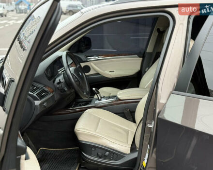 Коричневый БМВ Х5, объемом двигателя 2.98 л и пробегом 304 тыс. км за 10400 $, фото 13 на Automoto.ua