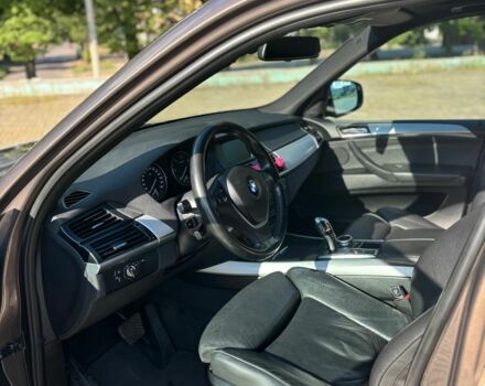 Коричневый БМВ Х5, объемом двигателя 3 л и пробегом 298 тыс. км за 13000 $, фото 5 на Automoto.ua