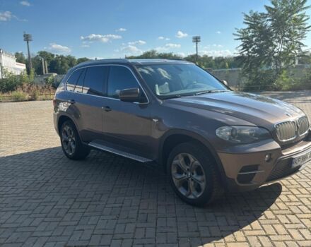 Коричневый БМВ Х5, объемом двигателя 3 л и пробегом 298 тыс. км за 13000 $, фото 1 на Automoto.ua