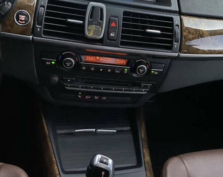 Коричневий БМВ Х5, об'ємом двигуна 3 л та пробігом 232 тис. км за 19800 $, фото 22 на Automoto.ua