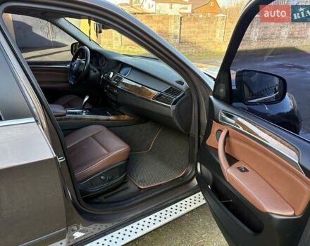 Коричневий БМВ Х5, об'ємом двигуна 3 л та пробігом 238 тис. км за 16000 $, фото 16 на Automoto.ua