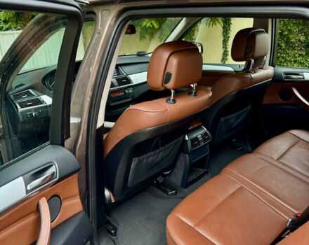 Коричневый БМВ Х5, объемом двигателя 3 л и пробегом 207 тыс. км за 21999 $, фото 16 на Automoto.ua