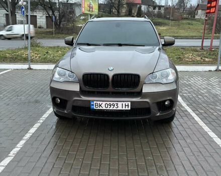 Коричневый БМВ Х5, объемом двигателя 2.98 л и пробегом 210 тыс. км за 14500 $, фото 1 на Automoto.ua