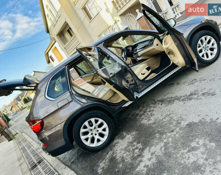 Коричневый БМВ Х5, объемом двигателя 3 л и пробегом 227 тыс. км за 15700 $, фото 3 на Automoto.ua