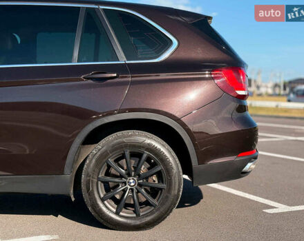 Коричневый БМВ Х5, объемом двигателя 3 л и пробегом 249 тыс. км за 27800 $, фото 5 на Automoto.ua
