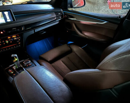 Коричневый БМВ Х5, объемом двигателя 2.99 л и пробегом 260 тыс. км за 30000 $, фото 18 на Automoto.ua
