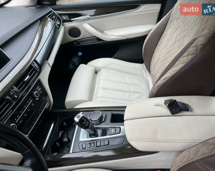 Коричневый БМВ Х5, объемом двигателя 2.99 л и пробегом 287 тыс. км за 26000 $, фото 7 на Automoto.ua