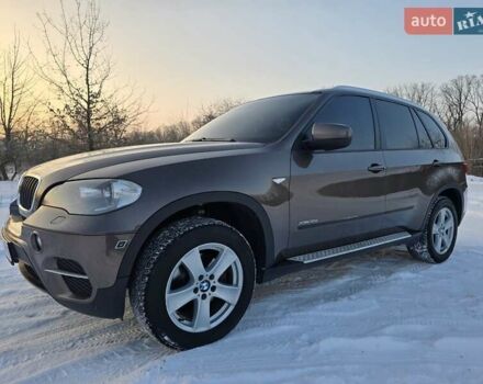 Коричневый БМВ Х5, объемом двигателя 2.98 л и пробегом 235 тыс. км за 14800 $, фото 1 на Automoto.ua