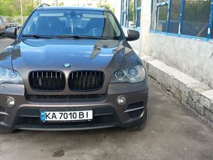 Коричневый БМВ Х5, объемом двигателя 4.4 л и пробегом 255 тыс. км за 16000 $, фото 1 на Automoto.ua