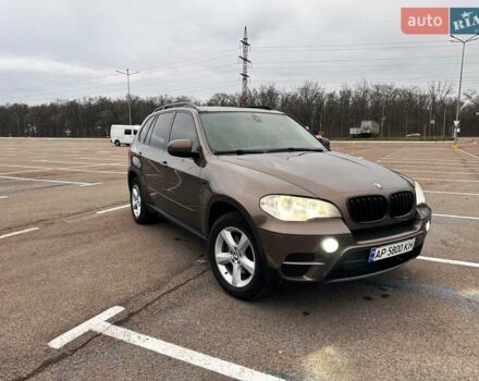 Коричневый БМВ Х5, объемом двигателя 2.98 л и пробегом 220 тыс. км за 15500 $, фото 1 на Automoto.ua