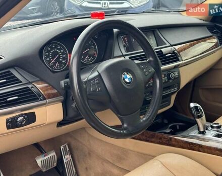 Красный БМВ Х5, объемом двигателя 3 л и пробегом 309 тыс. км за 12390 $, фото 15 на Automoto.ua