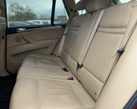 Красный БМВ Х5, объемом двигателя 2.98 л и пробегом 250 тыс. км за 10900 $, фото 6 на Automoto.ua