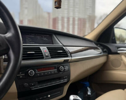 Красный БМВ Х5, объемом двигателя 2.98 л и пробегом 250 тыс. км за 10900 $, фото 9 на Automoto.ua