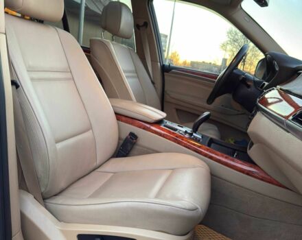 Красный БМВ Х5, объемом двигателя 3 л и пробегом 220 тыс. км за 14000 $, фото 8 на Automoto.ua